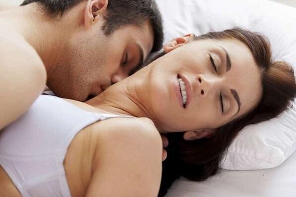 intimita a propuštění od člena muže se sexuálním vzrušením